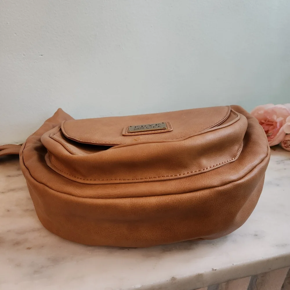 Frye & Co Brown Faux Leather Saddle Bag Crossbody Western Purse Pockets Shoulder
